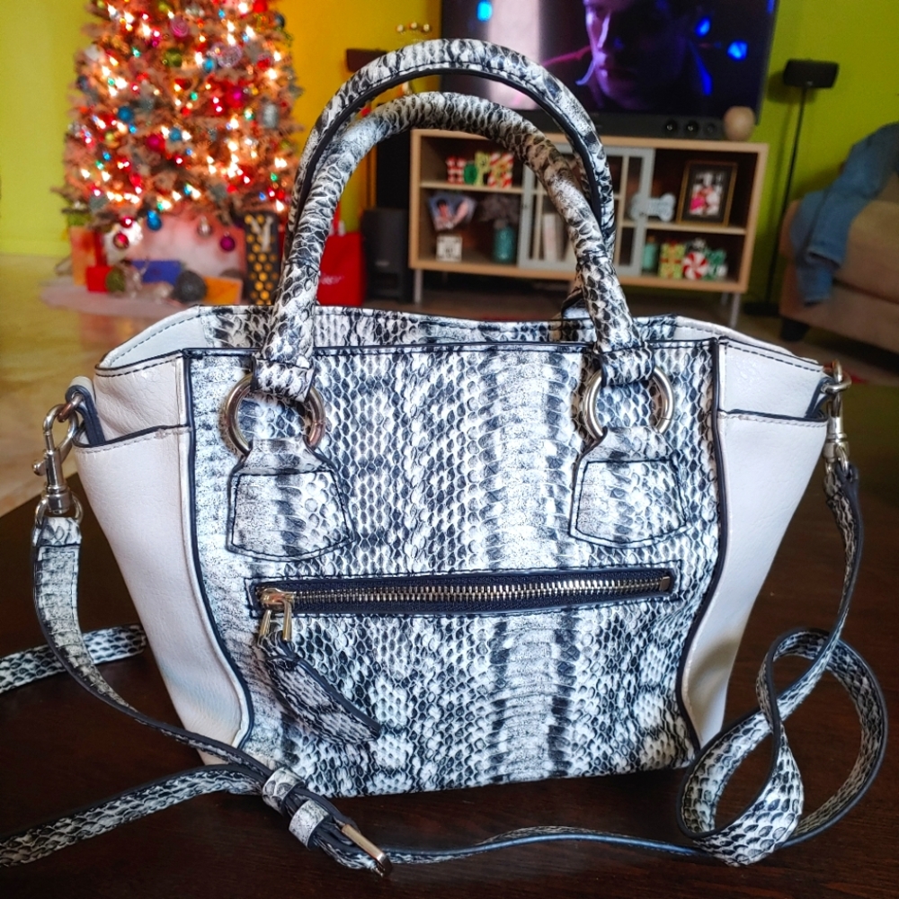 GUESS Handbag - Picture 4 of 4